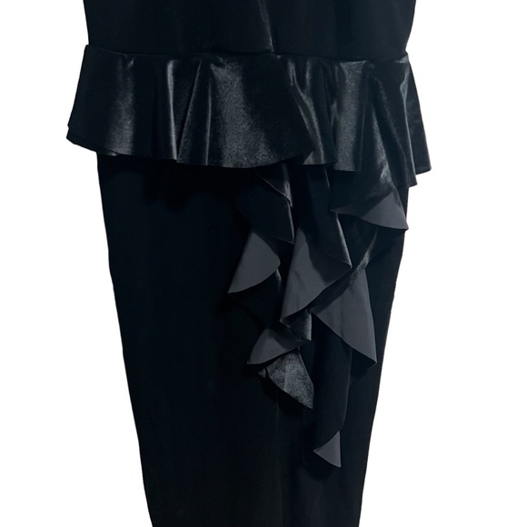 NEW NWT Chiara Boni La Petite Robe Ablah Sleeveless Velvet Peplum Gown Black - Picture 8 of 15